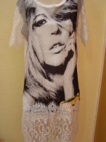 Blusa larga con encaje